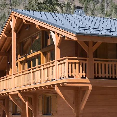 Large For 10 With Beautiful Garden Chalet *