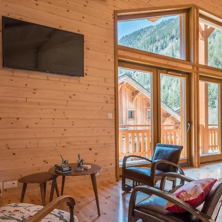 Large For 10 With Beautiful Garden Chamonix