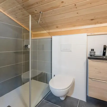 Chalet Large For 10 With Beautiful Garden