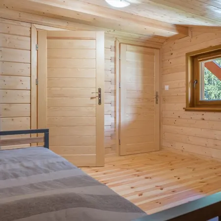 Large For 10 With Beautiful Garden Chalet