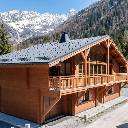 Large For 10 With Beautiful Garden Chalet *